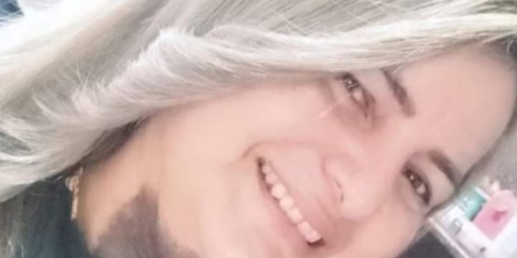 Mulher cai de moto com o marido, quebra o pescoço e m0rre em Itacoatiara
