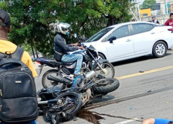 Vídeo: Durante ‘pega’ no Distrito Industrial, homem bate em carro e m0rre
