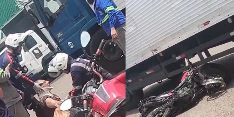 Vídeo: motoqueiro sofre pancada na coluna ao ser atingido por caminhão em Manaus