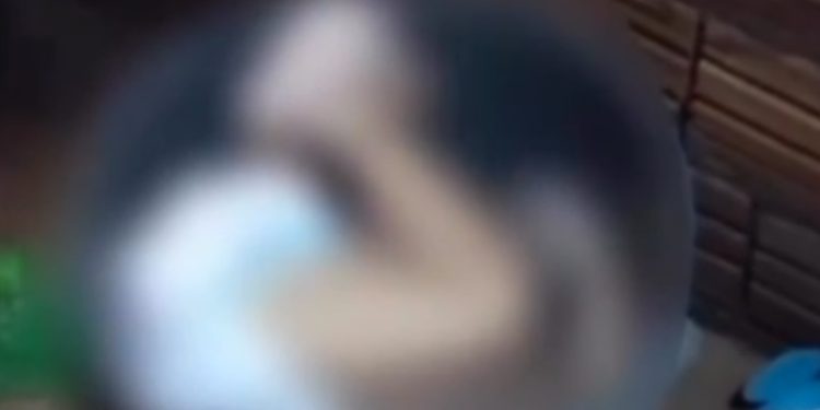 Bebê de 2 anos m0rre afogado dentro de balde em casa