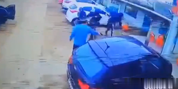 Vídeo: Vulgo ‘Patinho’ ganha a liberdade, bota o pé fora do presídio e acaba ex3cutad0
