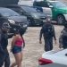 Mulher invade casa de madrugada e sequestra vítima de 17 anos em Manaus