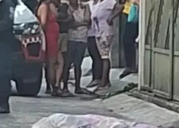 Tia de 60 anos manda a sobrinha ‘pro céu’ após ela furtar seu ventilador e TV