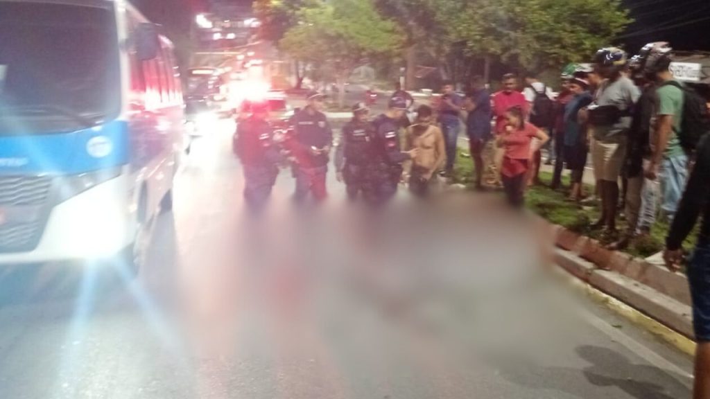 Colisão entre motos deixa uma mulher mort@ perto do IML, na zona norte de Manaus