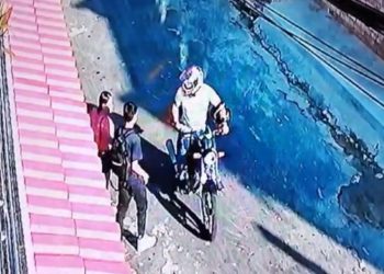 Vídeo mostra assaltante do Tancredo Neves roubando celular de estudante; moradores clamam por segurança