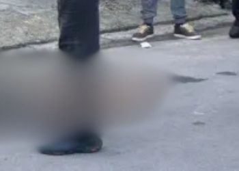 Motoqueiro cai no meio da rua e morre misteriosamente no bairro Tarumã
