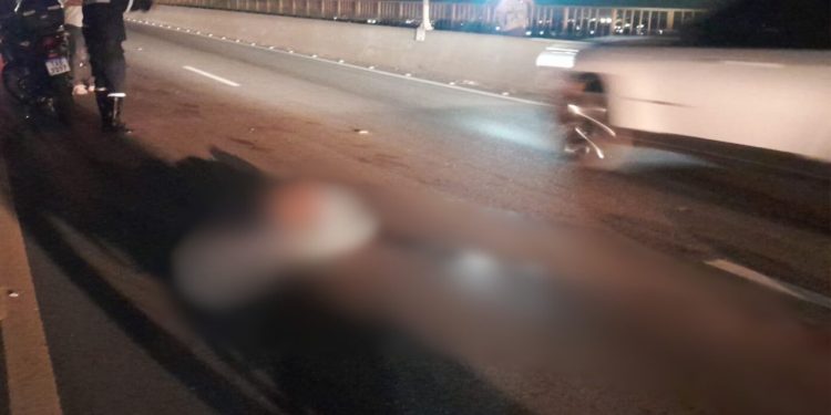Vídeo: Homem tenta atravessar a rua correndo e morre atropelado na Ponte do Rio Negro