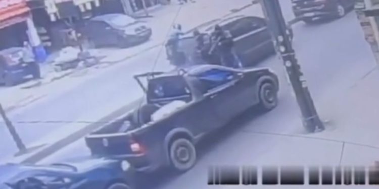 Vídeo: Motorista é cercado por pistoleiros e m0rto a t1ros de fuzil