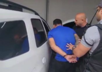 Vídeo: Homem tenta fazer empréstimo com documento de mort0 em Manaus e termina preso