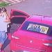 Vídeo mostra bandidos roubando carro de motorista que estava com a filha no banco de trás em Manaus