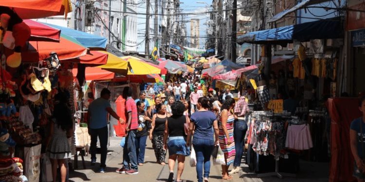 Confira o horário de funcionamento do comércio durante aniversário de Manaus
