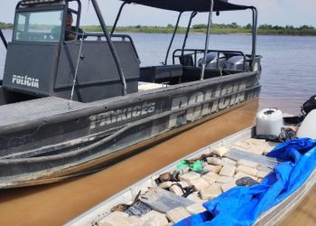 Traficantes se disfarçam de ribeirinhos e tentam levar 300 quilos de maconha para Manaus
