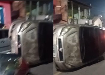 Trânsito no fim de semana tem carro capotado e moto no beiro no Amazonas; vídeo