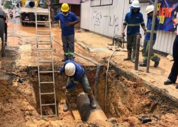 Águas de Manaus é multada em mais de R$ 420 mil por rompimento de três adutoras no Centro