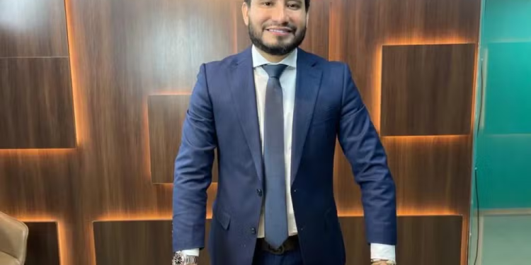Jornalista preso em Manaus é investigado por quatro crimes, entre eles e$tupr0 e coação de ab0rt0