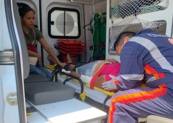 Carro capota em Rio Preto da Eva e deixa mais de 10 pessoas feridas