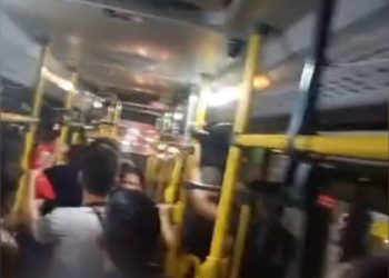 Passageiros do 640 flagram ladrã0 agindo e ficam indignados: ‘Aqui tem pai de família’; veja