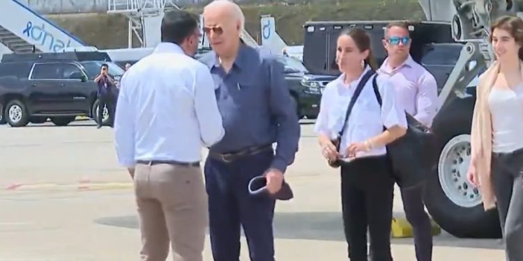 Vídeo: Joe Biden já está em Manaus onde faz visita histórica neste domingo