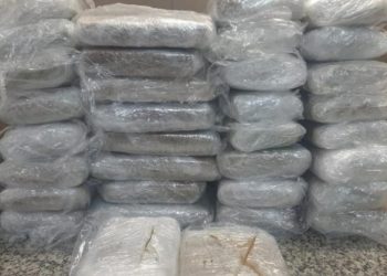 Casal é preso carregando carro com dr0gas avaliadas em R$ 740 mil no Mauazinho