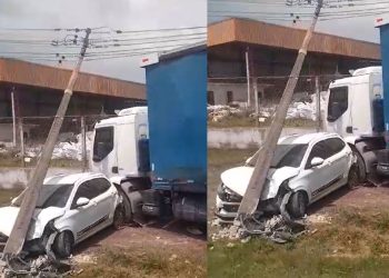Vídeo: carro é atingido por caminhão em Manaus e fica imprensado no poste