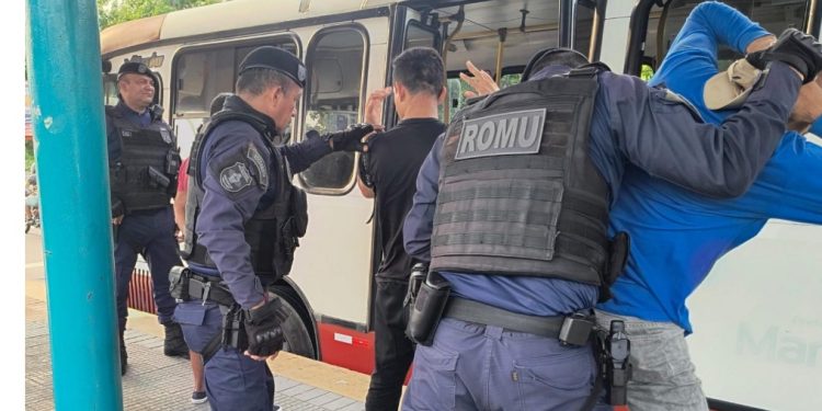 Dados oficiais: número de assaltos a ônibus cai quase pela metade em Manaus
