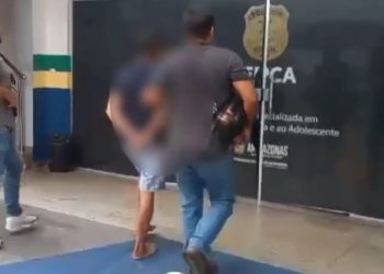 Vídeo: mãe ignora pedido de socorro dos filhos estuprad0s pelo padrasto em Manaus
