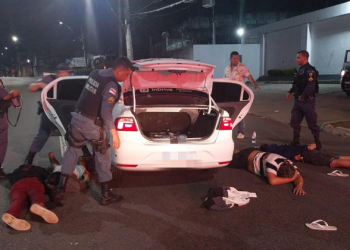 Quarteto recebe a PM a tiros após vários arrastões e faz motorista de app refém em Manaus