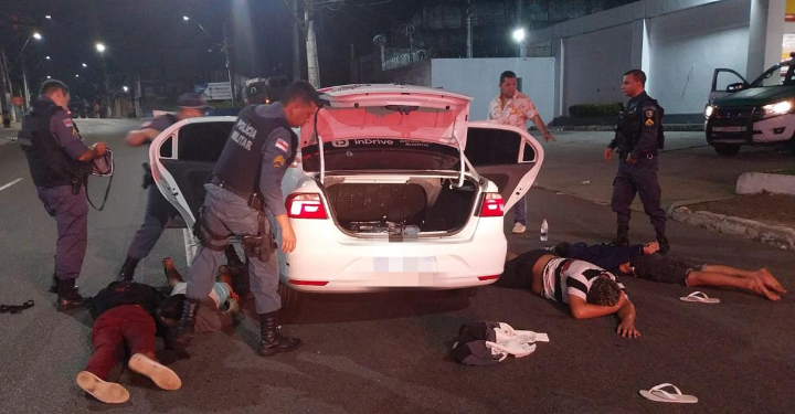 Quarteto recebe a PM a tiros após vários arrastões e faz motorista de app refém em Manaus