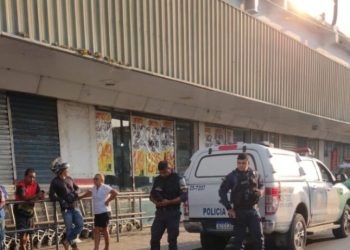 Homem at@cad0 em frente de mercadinho m0rre no hospital em Manaus