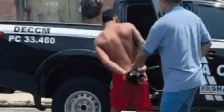 Mãe vai na delegacia em Manaus e pede para polícia prender o filho dela