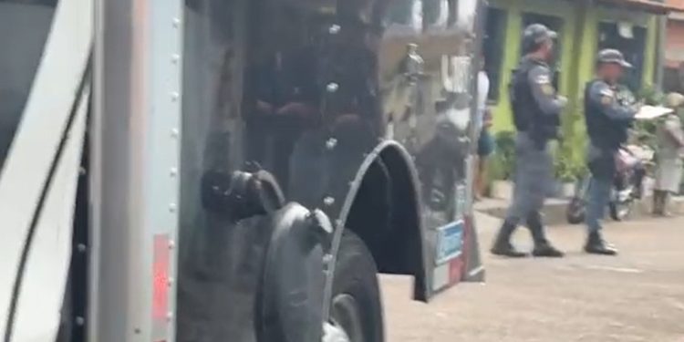Vídeo urgente: homem é balead0 na cabeça e m0rre na Feira da Bondade em Manaus
