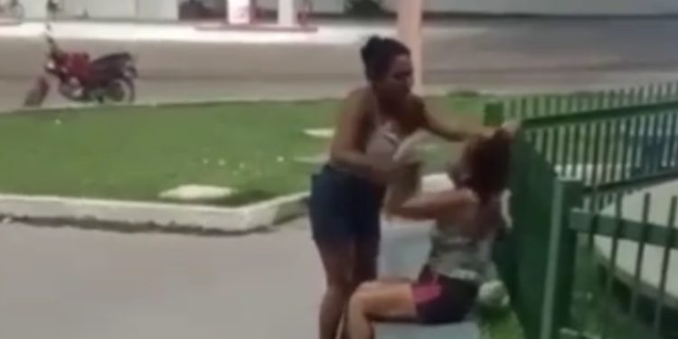 Vídeo: esposa traída arrocha talarica que pegou o marido dela no Amazonas: ‘miserenta’