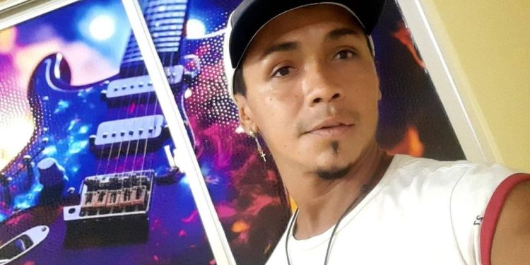 Músico é esfaque@d0 nas costas no interior do Amazonas em suposto assalto