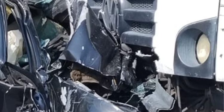 Homem m0rr3 após colisã0 com caminhão de gelo no Amazonas