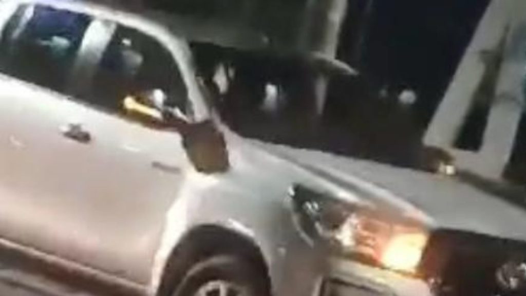 Motorista de Hilux atr0pel@ moradora de rua na avenida Coronel Teixeira; veja o vídeo