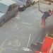 Vídeo: Homem leva paul@d@s e fac@d@s enquanto 'dava um sono' em Manaus