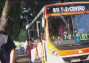 Preso e l1nch@d0: Bandido leva a pior após invadir linha 611 em Manaus para roubar