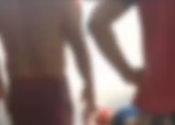 Vídeo: Mulher m0rre ao ser atingida por carro na garupa de moto em Manaus