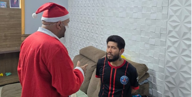 Foragido do Amapá é preso por policial vestido de Papai Noel em Manaus