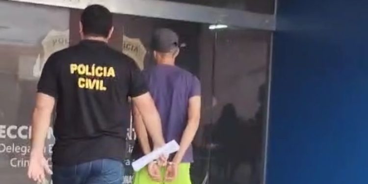 Homem que enf10u a f@cada na esposa enquanto ela trabalhava é preso em Manaus