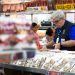 Procon encontra produtos vencidos dentro do Supermercado Vitória em Manaus
