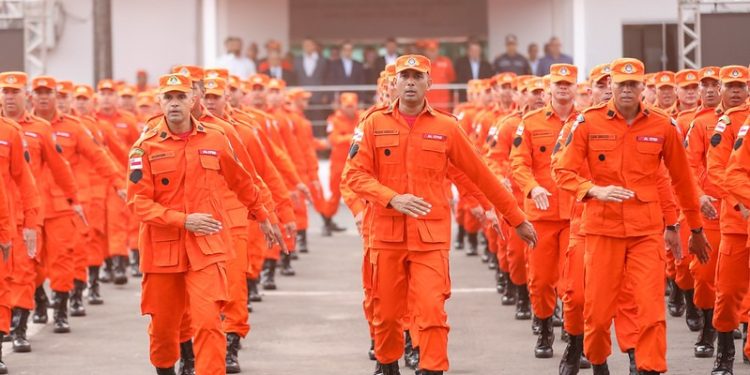 Durante estágio, novos soldados do Corpo de Bombeiros reforçaram combate aos incêndios