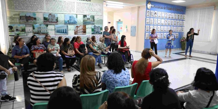 Seduc convoca mais 5 mil professores aprovados no PSS; confira lista completa