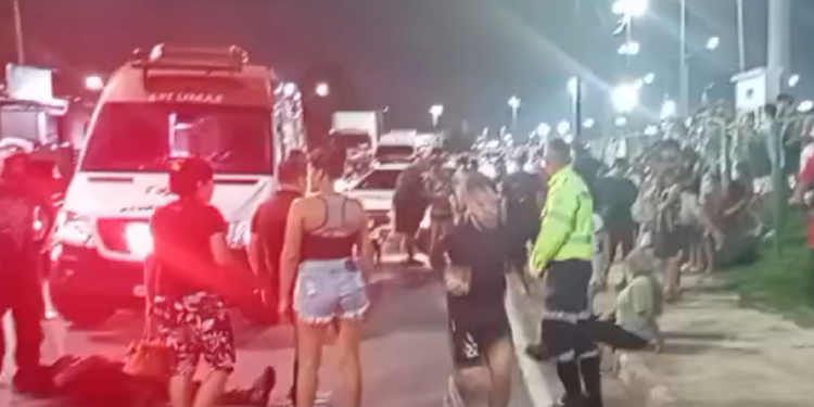 Vídeo: Ao tentar atravessar rua, homem é atr0p3lad0 por moto no bairro Novo Aleixo