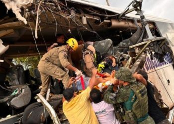 Motorista da carreta que bateu no ônibus na AM 010 é detido pela polícia