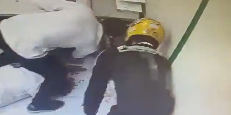 Vídeo: B@nd1d0$ fazem a l1mpa na Drogasil do bairro Japiim