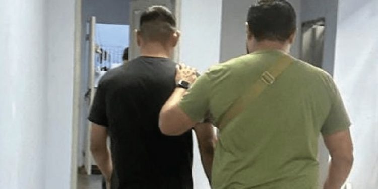 Professor de Jiu-Jítsu chut@ abdômen da namorada e vai preso em Parintins