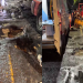 Asfalta Manaus não chega no Novo Aleixo e passageira s0fre ac1dente ao ca1r de moto na buraqueira