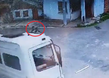 Vídeo: Em Manacapuru, passageira fica f3r1da após colisão com caçamba