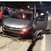 Carro fica destruído após motora colidir com ‘dente de dragão’ no bairro Flores